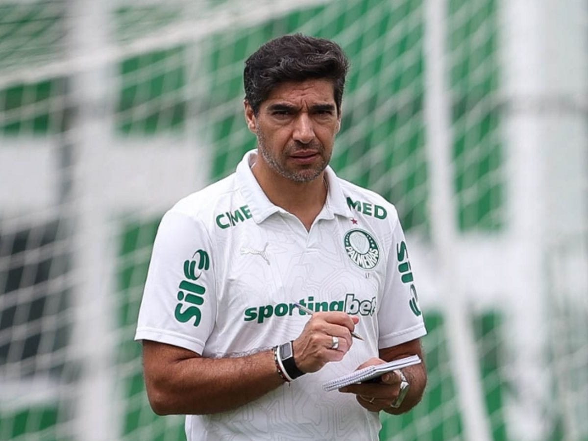 Abel Ferreira é punido com 8 jogos de suspensão