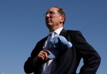 Afastado da SAF do Botafogo, Textor fala em revisão e levanta suspeitas de fraude Afastado da SAF do Botafogo, Textor fala em revisão e levanta suspeitas