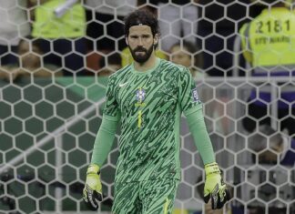 Alisson sofre nova lesão e deve desfalcar o Liverpool até o fim da temporada Alisson sofre nova lesão e deve desfalcar o Liverpool