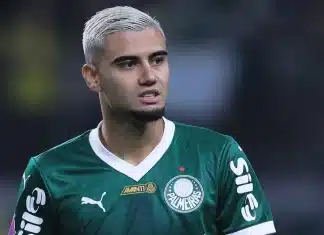 Andreas Pereira pode ser suspenso após polêmica em pênalti no clássico entre Palmeiras e Corinthians Andreas Pereira pode ser suspenso após polêmica em pênalti