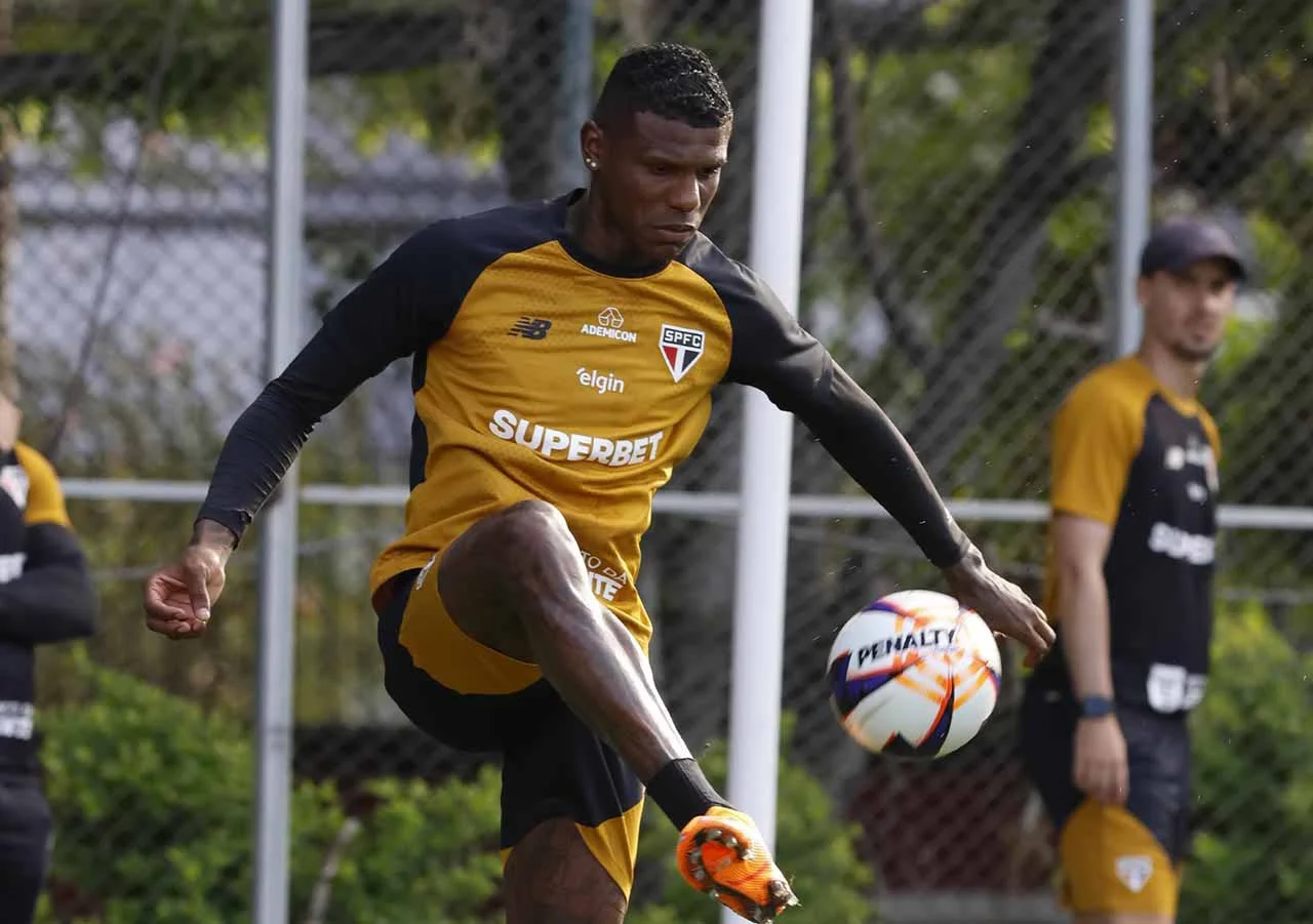 Arboleda descumpre acordo e São Paulo