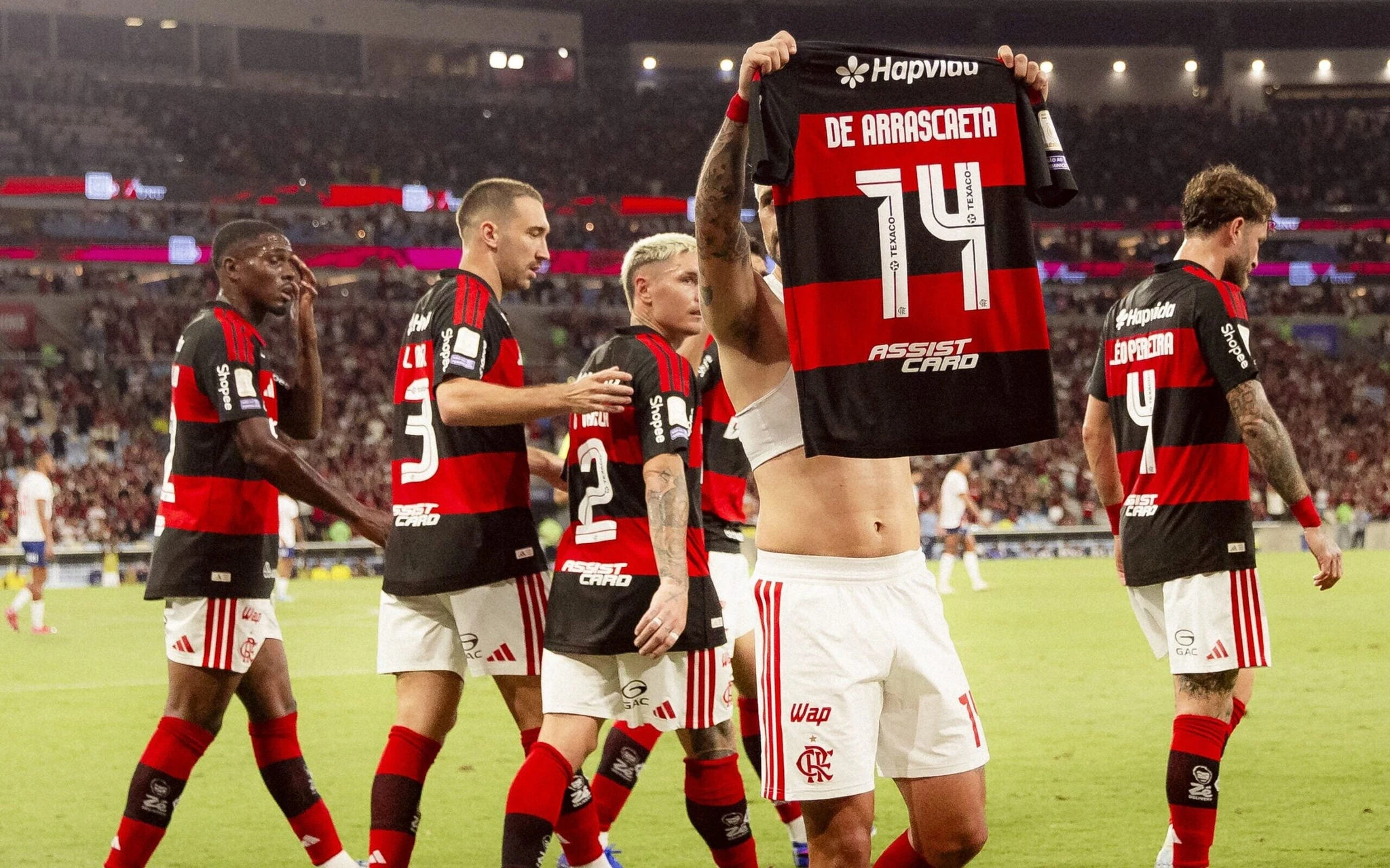 Arrascaeta explica uso da camisa 14 no Flamengo