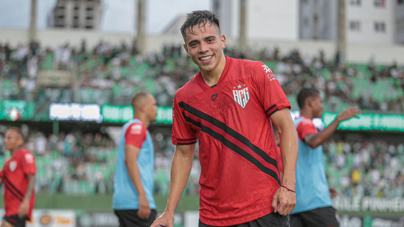 Atlético-GO sofre transfer ban da FIFA e fica impedido de contratar