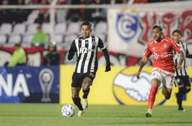 Atlético-MG perde para o Cienciano, vira lanterna