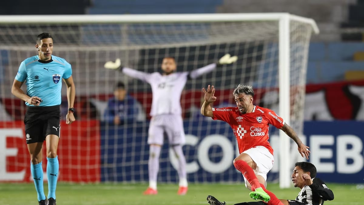 Atlético-MG perde para o Cienciano, vira lanterna