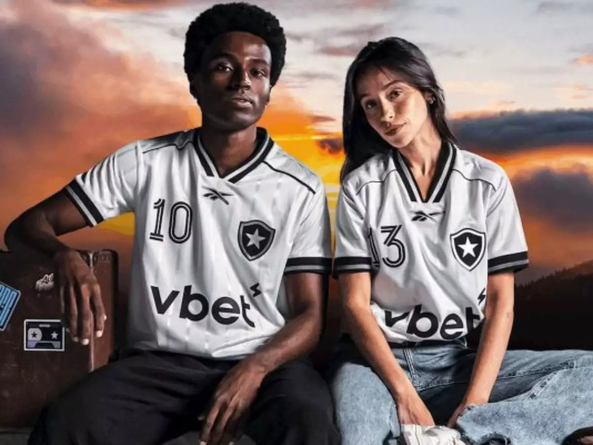 Botafogo anuncia saída da Reebok