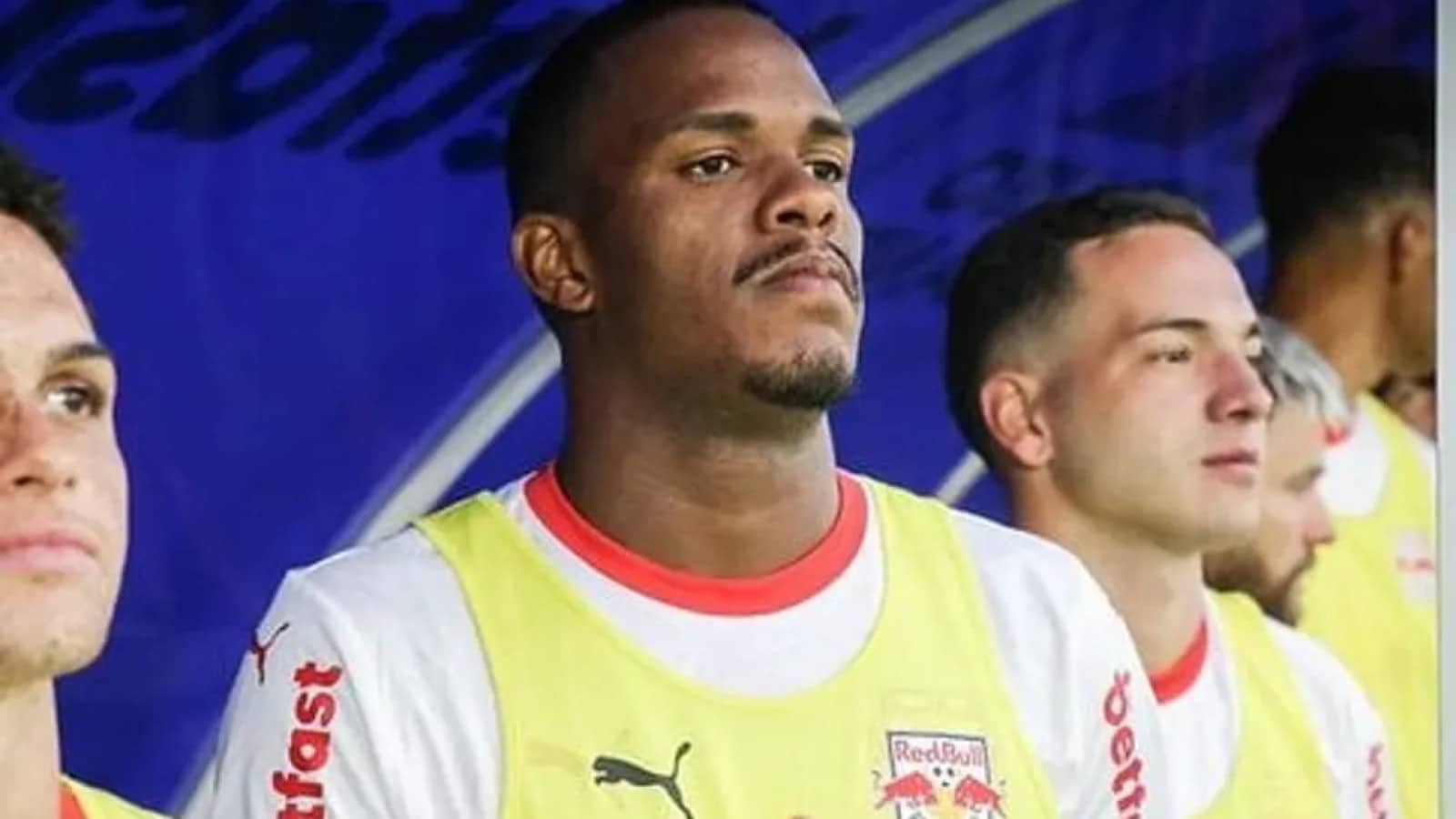 Bragantino multa jogador em 50% do salário