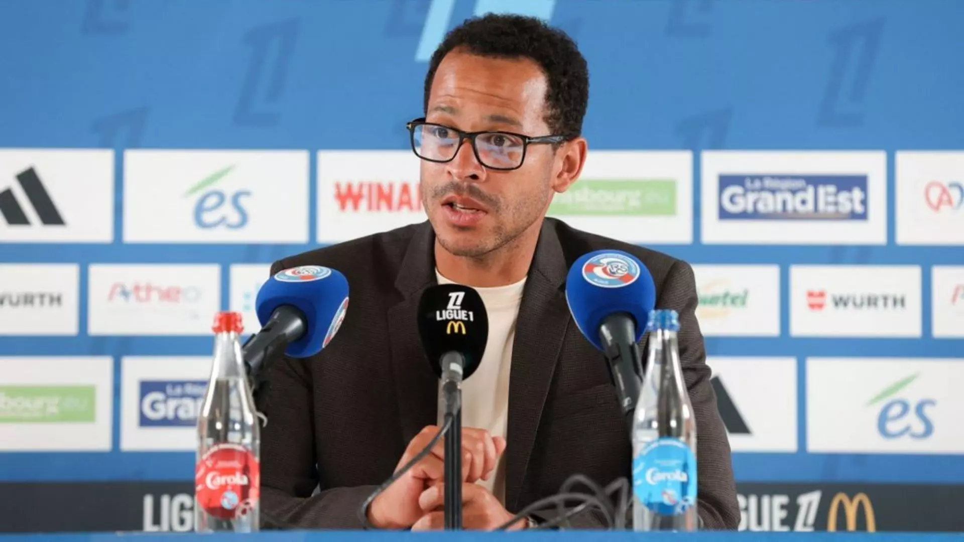 Chelsea acerta com Liam Rosenior como novo técnico