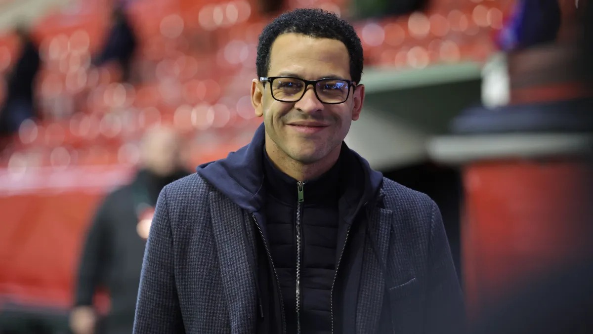 Chelsea demite Liam Rosenior após sequência irregular