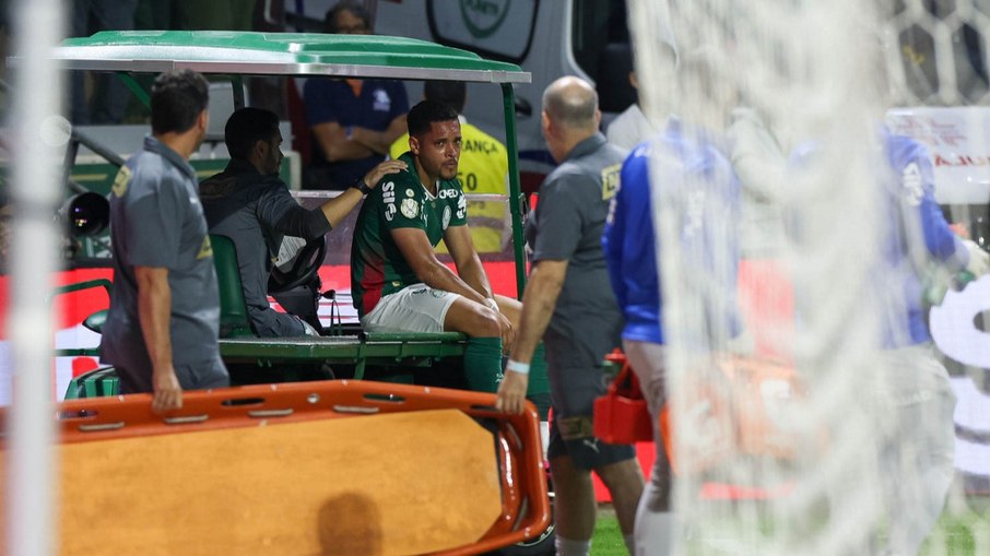 Cirurgia de Vitor Roque preocupa Palmeiras