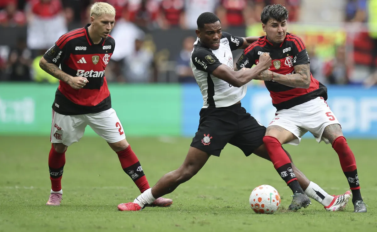 Corinthians e Flamengo mantêm 100% de aproveitamento