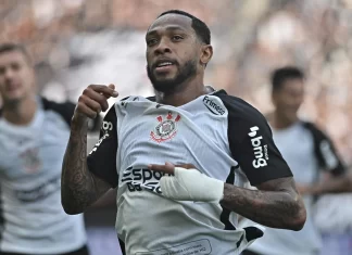 Corinthians opta por rescisão amigável com Martínez após atraso e lesão grave Corinthians opta por rescisão amigável com Martínez