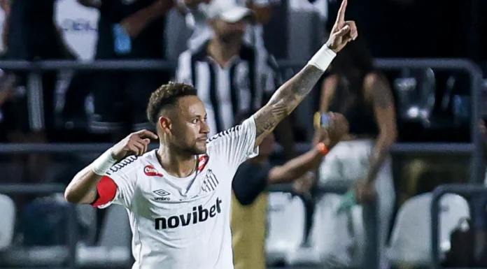 Cuca vê evolução física de Neymar e projeta sequência pelo Santos Cuca vê evolução física de Neymar