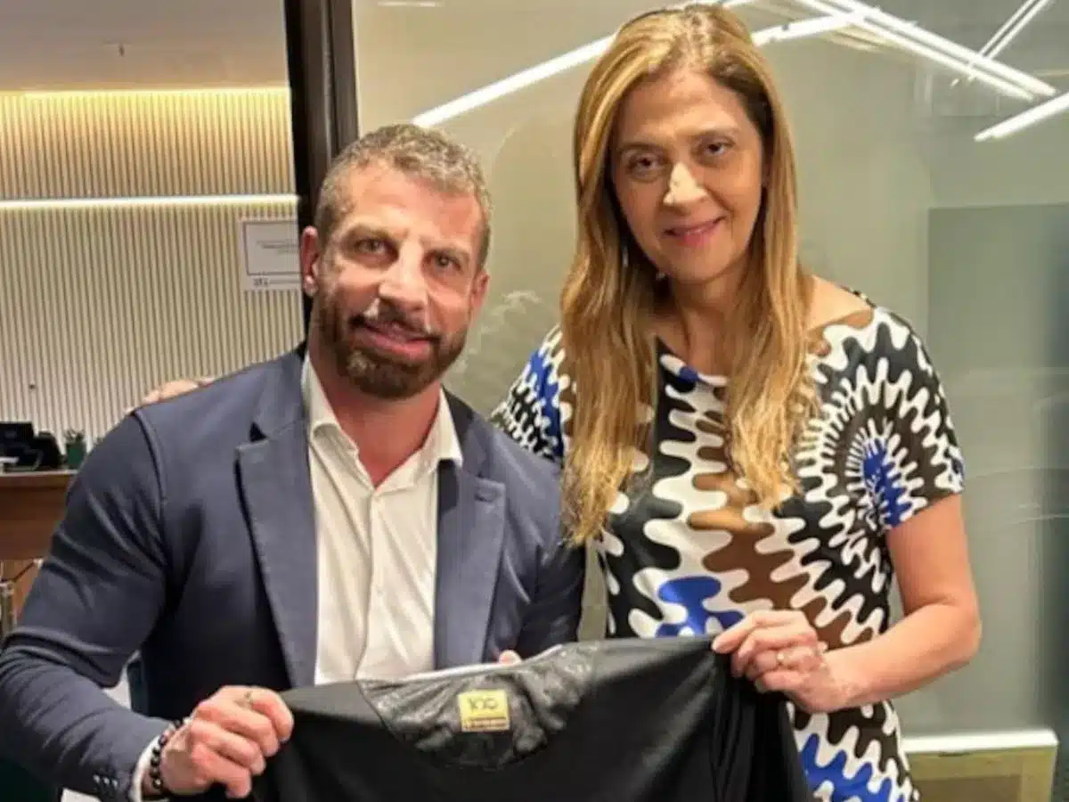 Divergência por valores de patrocínio trava acordo no Vasco