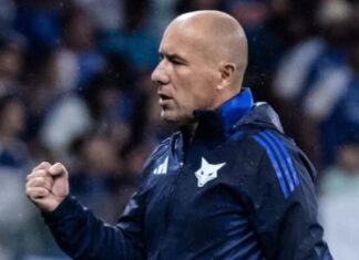 Flamengo anuncia Leonardo Jardim como novo técnico após saída de Filipe Luís Flamengo anuncia Leonardo Jardim