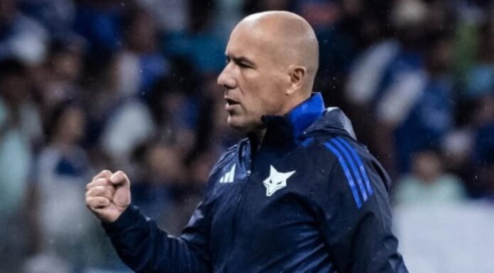 Flamengo anuncia Leonardo Jardim como novo técnico após saída de Filipe Luís Flamengo anuncia Leonardo Jardim