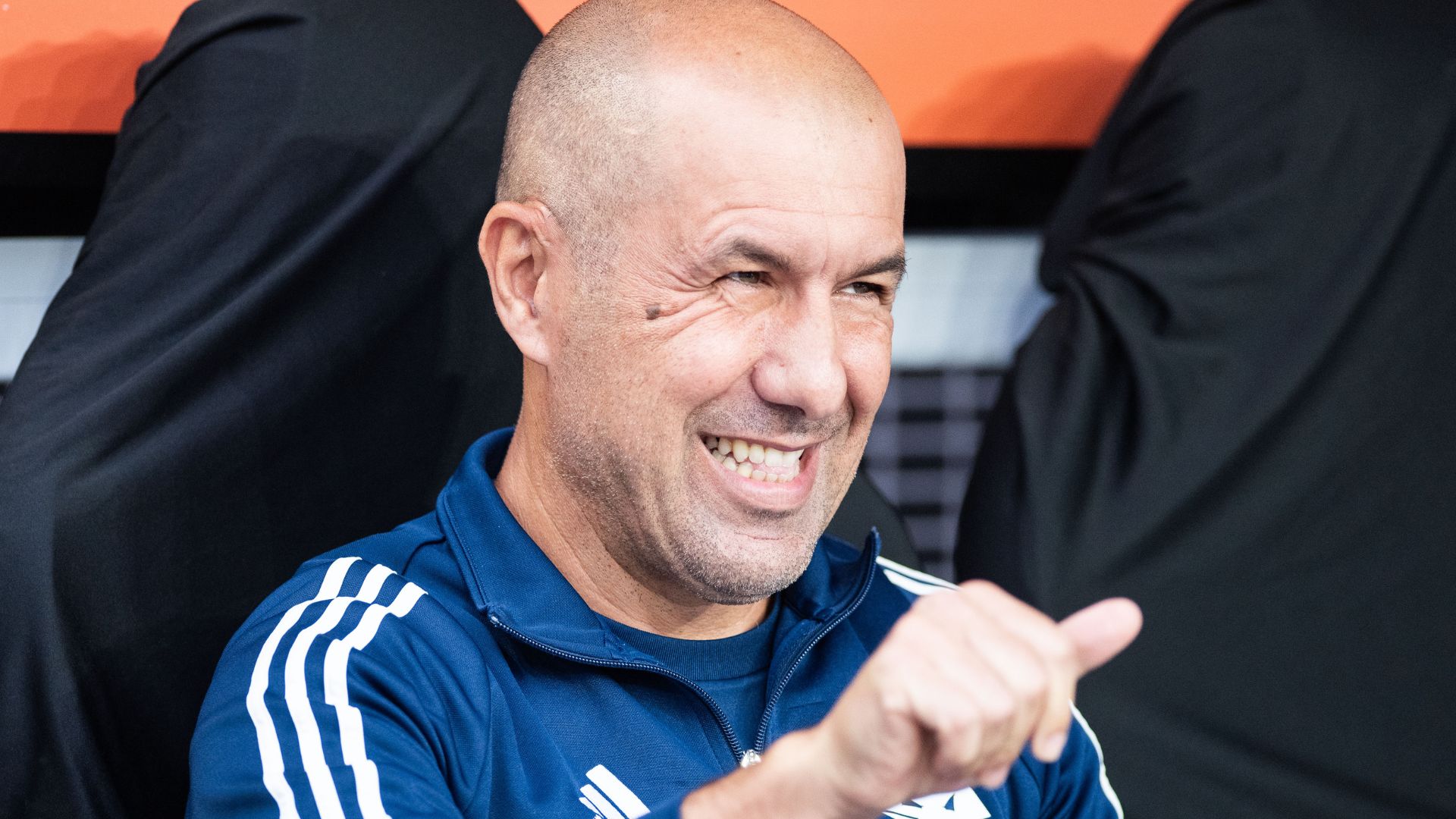 Flamengo anuncia Leonardo Jardim