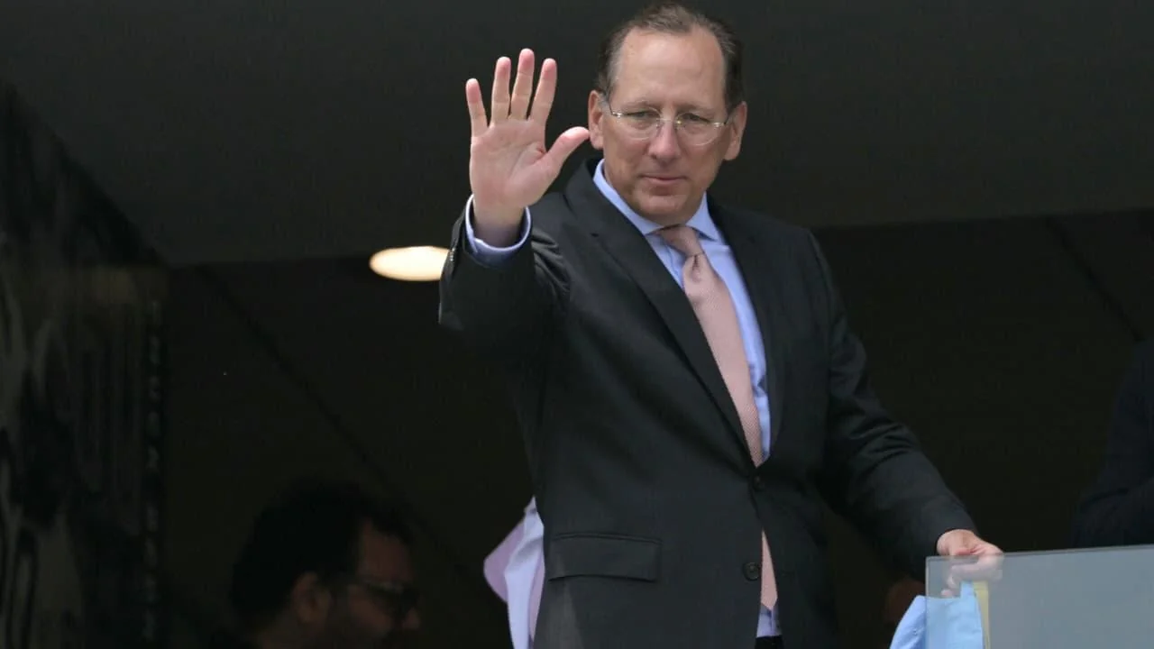 John Textor admite possibilidade de deixar o Botafogo