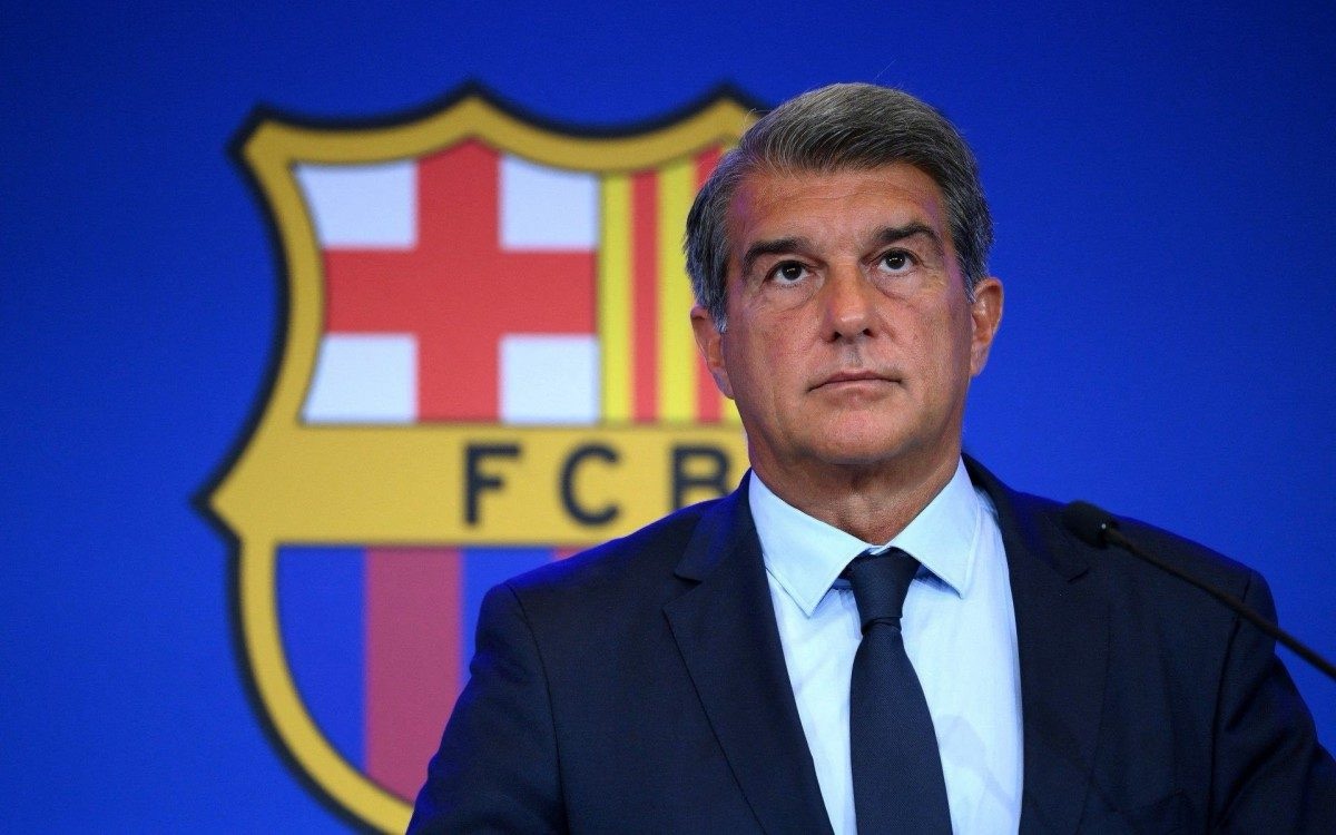 Laporta renuncia à presidência do Barcelona