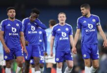 Leicester é rebaixado à terceira divisão 10 anos após título histórico da Premier League Leicester é rebaixado à terceira divisão 10 anos após título histórico