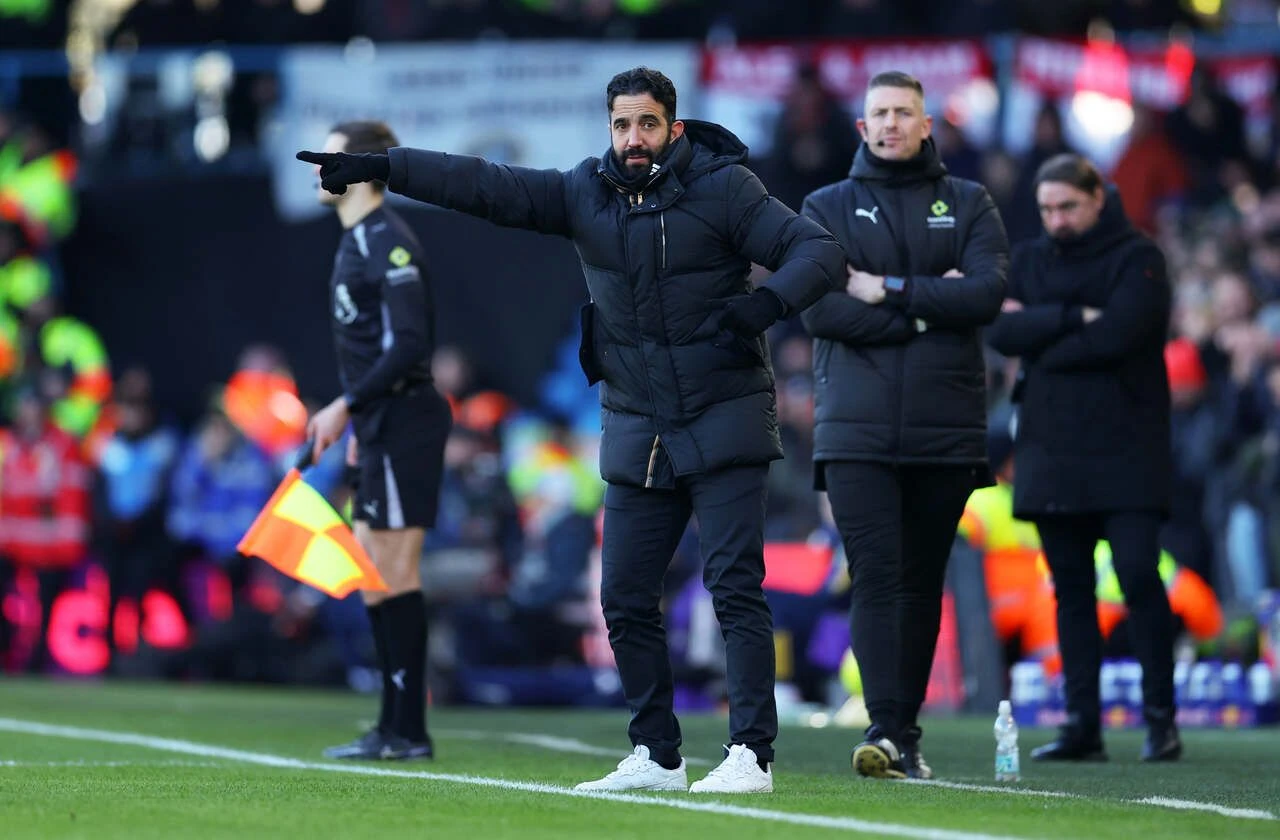 Manchester United demite Rúben Amorim após 14 meses