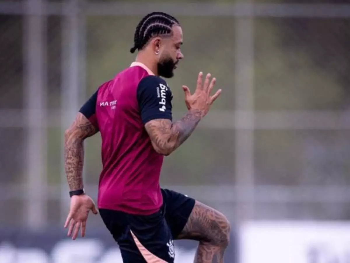 Memphis inicia transição física no Corinthians e se aproxima de retorno