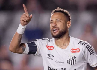 Neymar discute com torcedores após empate do Santos e expõe tensão na Vila Belmiro Neymar discute com torcedores após empate do Santos