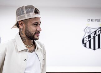 Neymar renova com o Santos até 2026 e reforça plano de retorno à Seleção Brasileira Neymar renova com o Santos até 2026