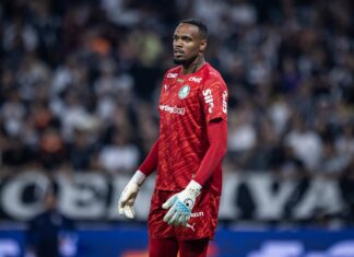 Palmeiras denuncia ofensas racistas contra Carlos Miguel após clássico com o Corinthians Palmeiras denuncia ofensas racistas contra Carlos Miguel