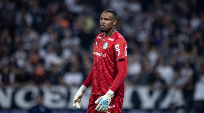 Palmeiras denuncia ofensas racistas contra Carlos Miguel após clássico com o Corinthians Palmeiras denuncia ofensas racistas contra Carlos Miguel