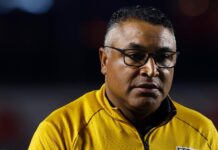 Roger Machado admite abatimento após vaias no São Paulo, destaca apoio do elenco e garante permanência Roger Machado admite abatimento após vaias no São Paulo