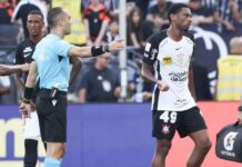 STJD denuncia Corinthians e volante André após expulsão contra o Vasco e abre novo processo disciplinar STJD denuncia Corinthians e volante André após expulsão contra o Vasco