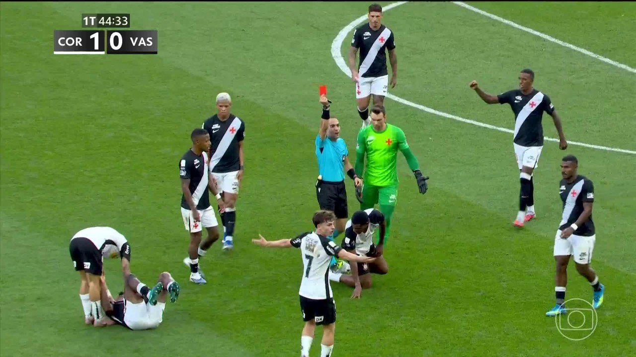 STJD denuncia Corinthians e volante André após expulsão contra o Vasco