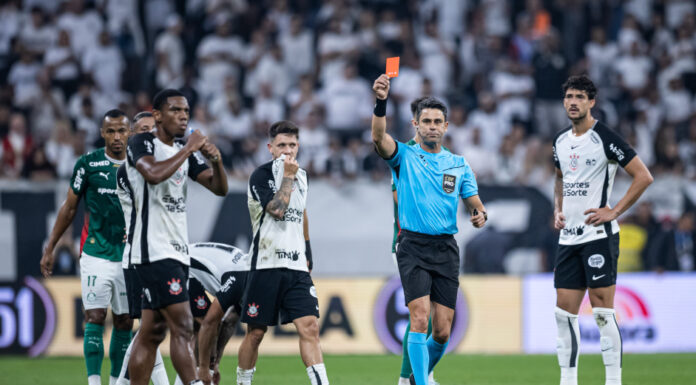 STJD revisa punição, retira perda de mando e alivia situação do Corinthians STJD revisa punição, retira perda de mando