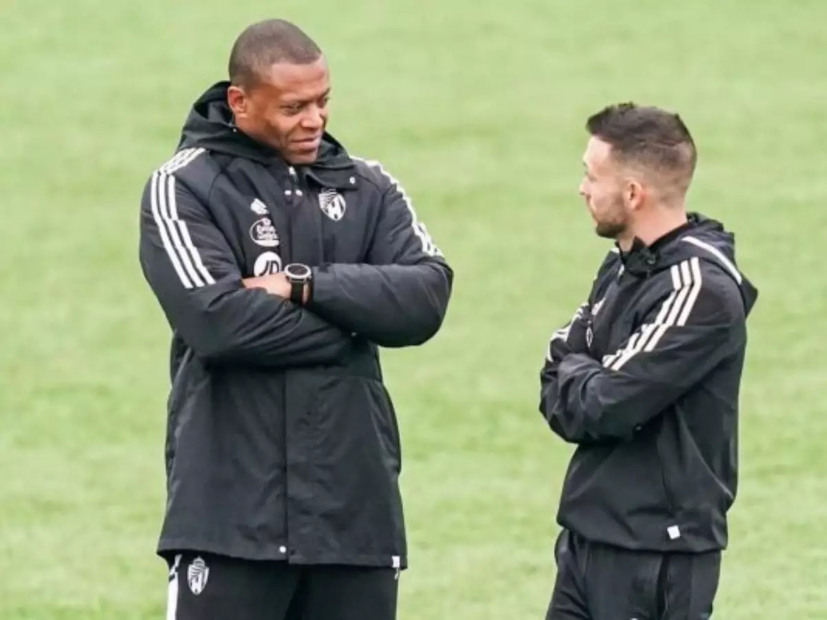 São Paulo anuncia Júlio Baptista como novo técnico do sub-20