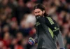 Alisson volta a jogar após dois meses e Seleção monitora situação de Neymar antes da apresentação Alisson volta a jogar após dois meses e Seleção monitora situação de Neymar