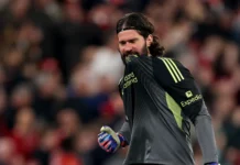 Alisson volta a jogar após dois meses e Seleção monitora situação de Neymar antes da apresentação Alisson volta a jogar após dois meses e Seleção monitora situação de Neymar
