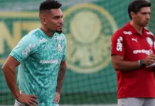 Após 300 dias fora, Palmeiras relaciona Paulinho para clássico contra o Santos Após 300 dias fora, Palmeiras relaciona Paulinho para clássico