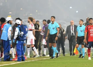 CONMEBOL age após caos em jogo do Flamengo e episódio expõe fragilidade operacional da Libertadores CONMEBOL age após caos em jogo do Flamengo e episódio expõe fragilidade