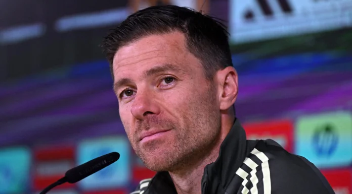 Chelsea anuncia Xabi Alonso como novo treinador e inicia nova fase de reconstrução esportiva Chelsea anuncia Xabi Alonso como novo treinador