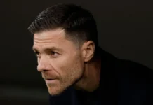 Chelsea mira Xabi Alonso como favorito para assumir o comando e tenta encerrar novo ciclo de instabilidade Chelsea mira Xabi Alonso como favorito para assumir o comando