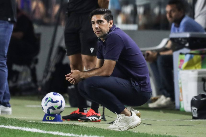 Comitê disciplinar da CONMEBOL vai julgar Abel Ferreira após gesto obsceno e Palmeiras teme punição pesada