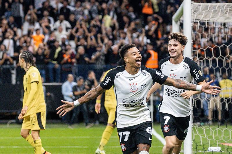 Corinthians atropela o Peñarol, mantém 100% na Libertadores