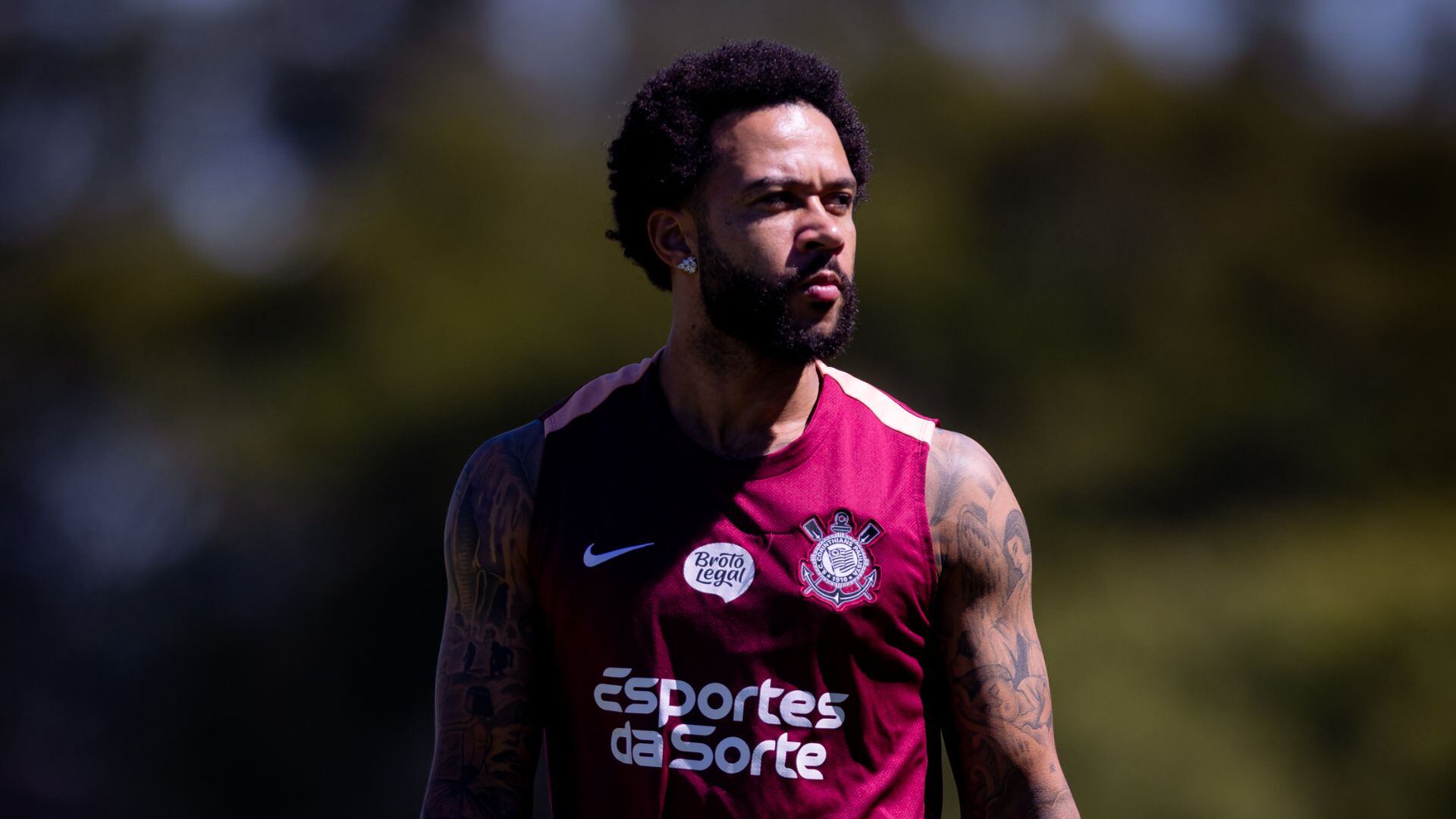 Corinthians negocia renovação com Memphis envolvendo dívida