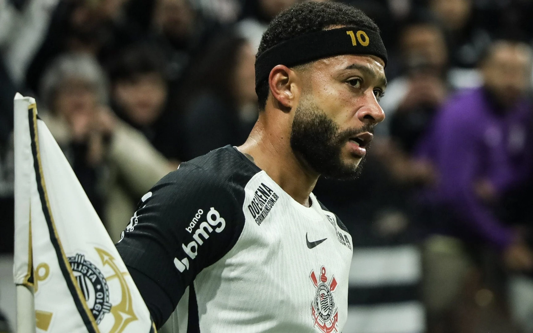 Corinthians negocia renovação com Memphis envolvendo dívida