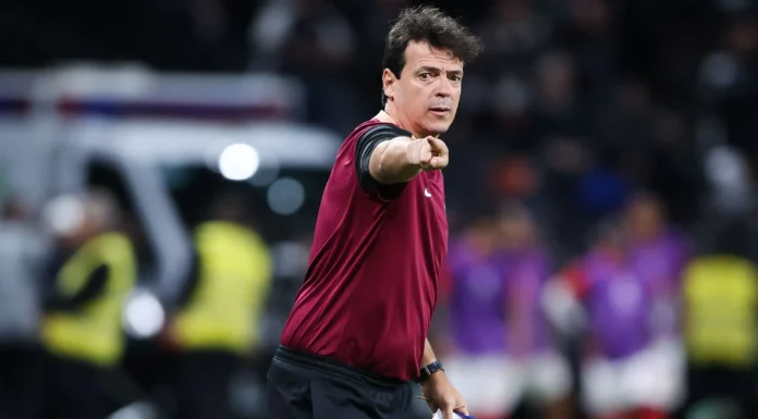 Corinthians perde para o Platense, encerra invencibilidade na Libertadores e vê Memphis em clima de possível despedida Corinthians perde para o Platense na Libertadores