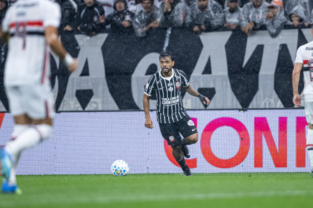 Corinthians vence São Paulo, encerra dois tabus em clássicos