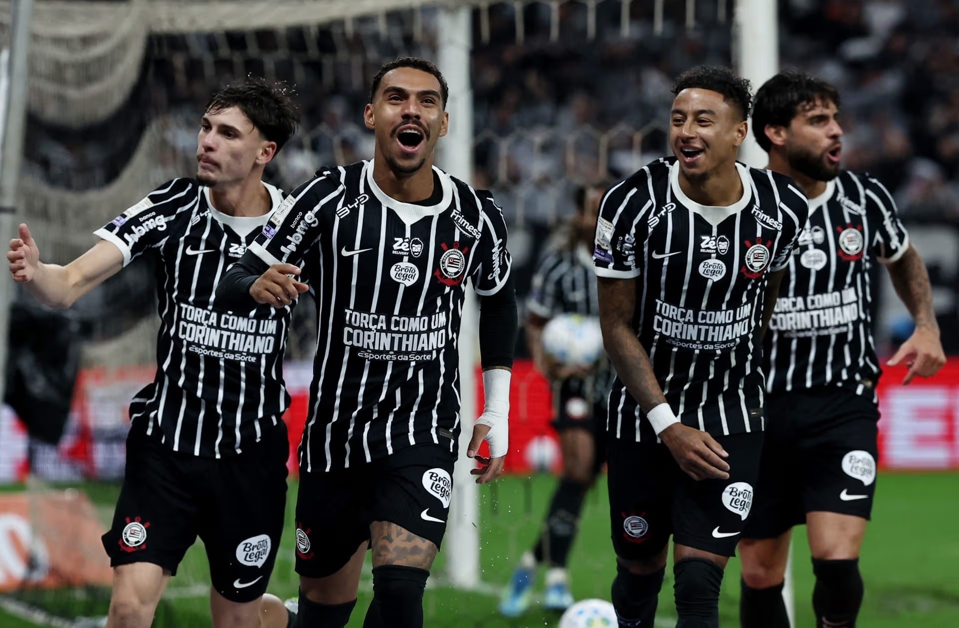 Corinthians vence São Paulo, encerra dois tabus em clássicos