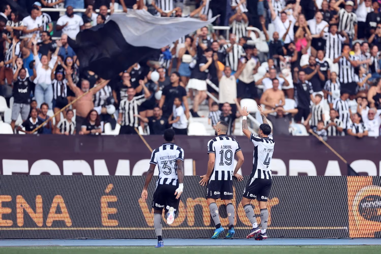 Corinthians volta ao Z4 após derrota para o Botafogo