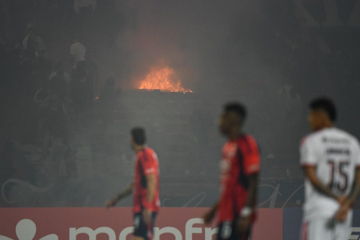 Crise política e protestos causam caos em Independiente Medellín x Flamengo